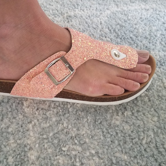 💸PRICE DROP😍 Cork Thong Glitter Sandals - Picture 3 of 4